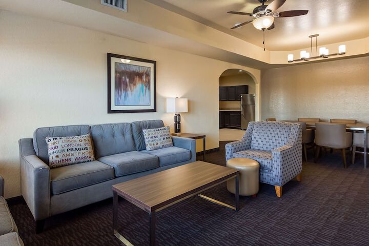 Room 11 of 28