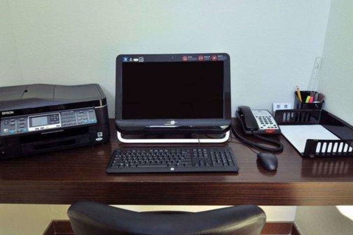 Business Center 27 of 27