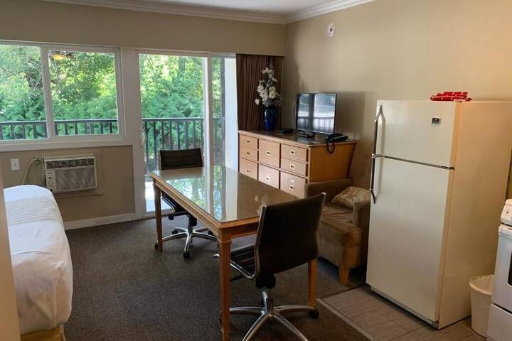 Room 17 of 37