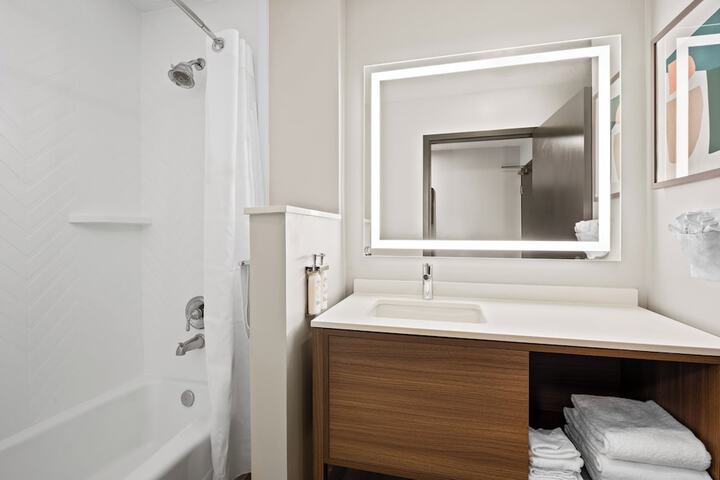 Room 16 of 30