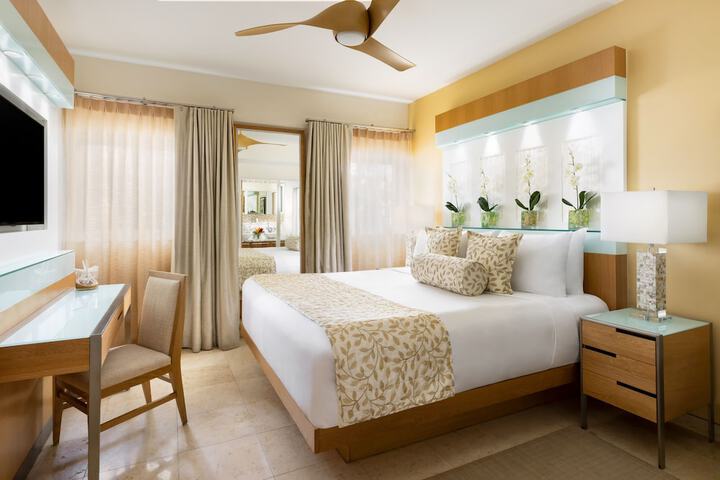 Room 32 of 40