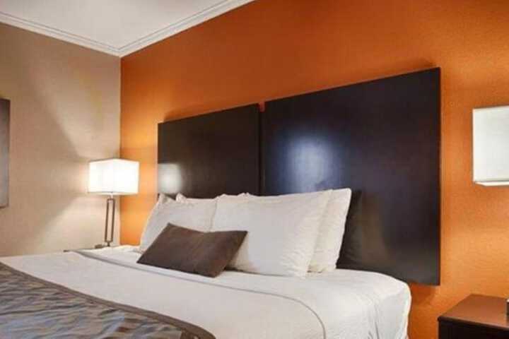 Room 10 of 19