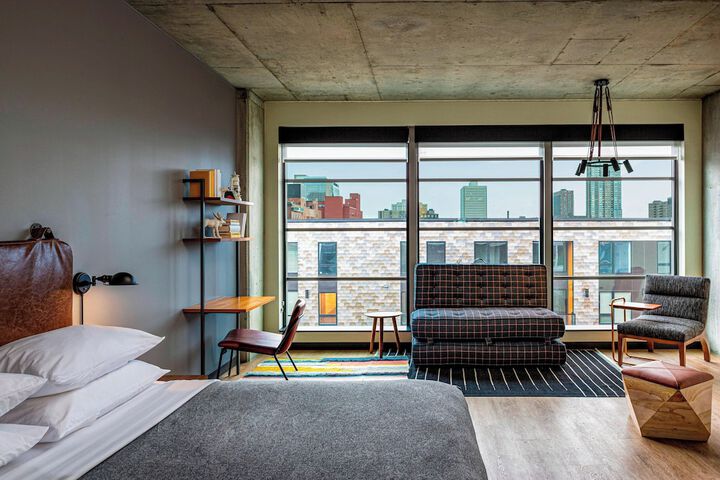 Room 10 of 23
