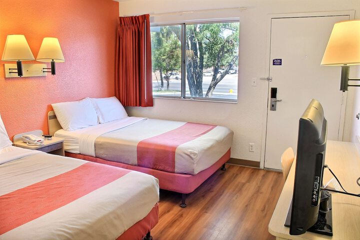 Room 18 of 26
