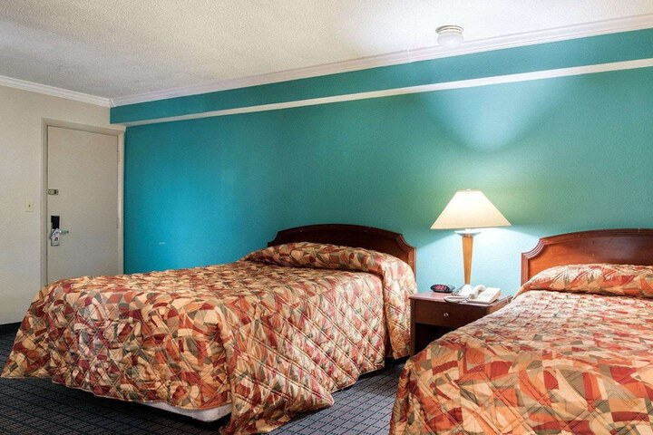 Room 22 of 32