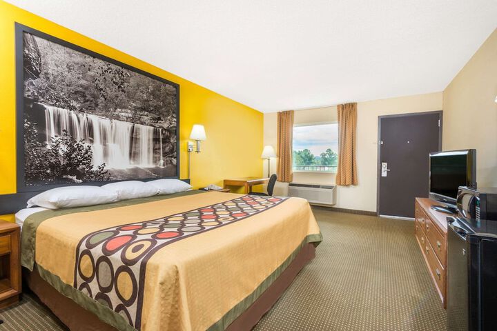 Room 6 of 17