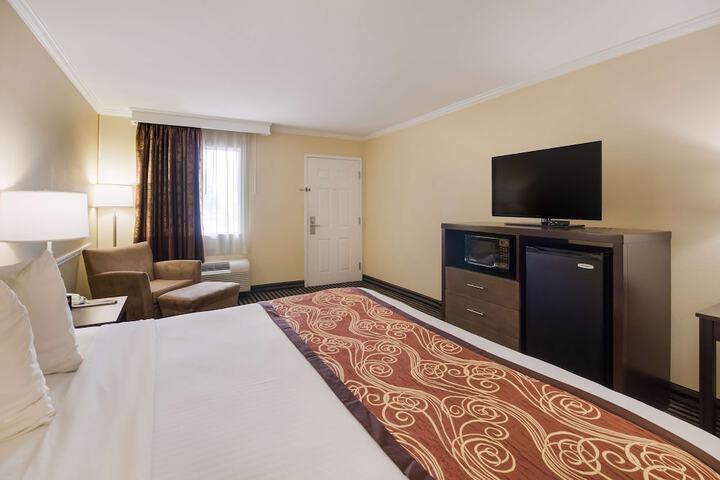 Room 12 of 24
