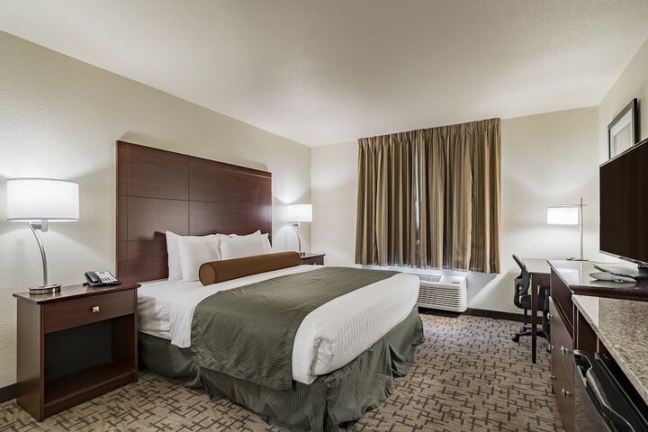 Cobblestone Hotel & Suites - Greenville