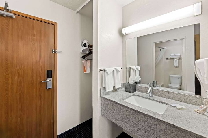 Room 49 of 61