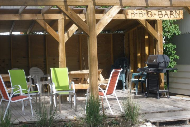 The Piccadilly Motel
