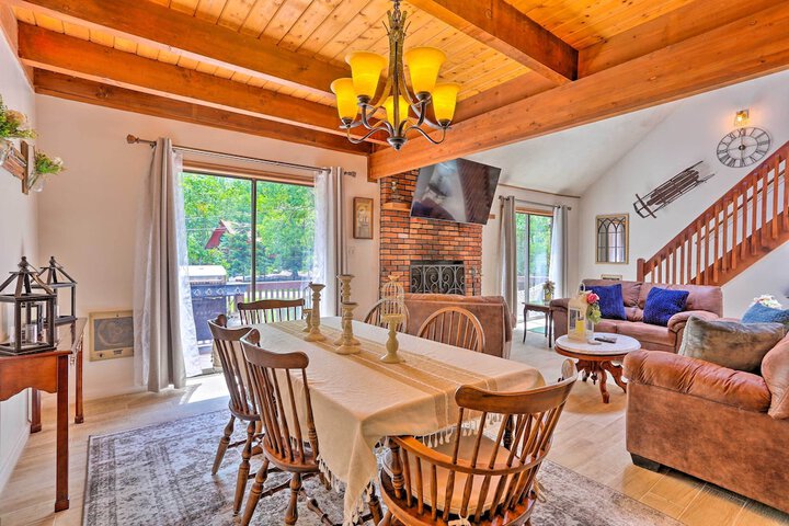 Bushkill House w / Deck & Community Amenities!