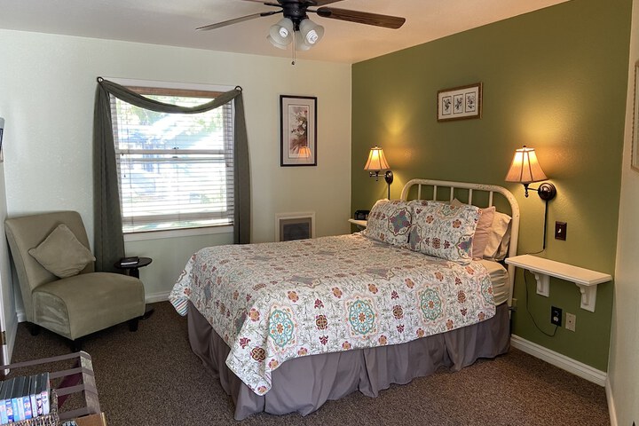 Room 16 of 40