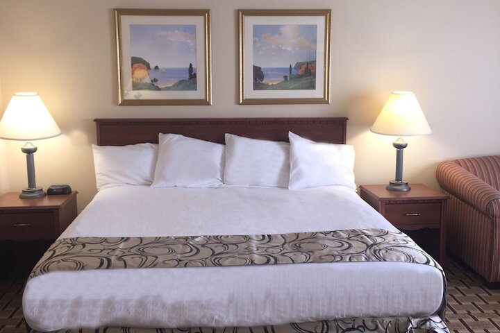 Baymont by Wyndham Waterford / Burlington WI