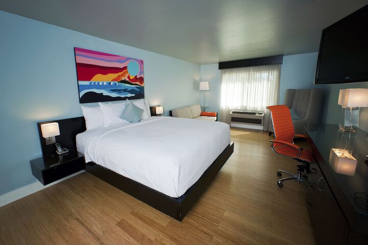 Hotel Current