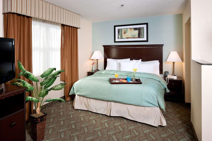 Room 7 of 25