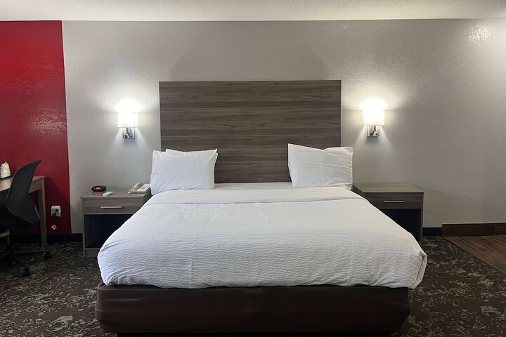 Room 25 of 47