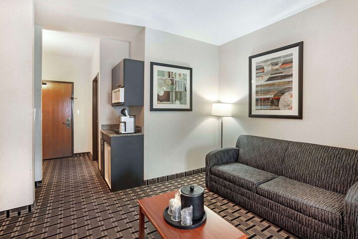 Room 13 of 42