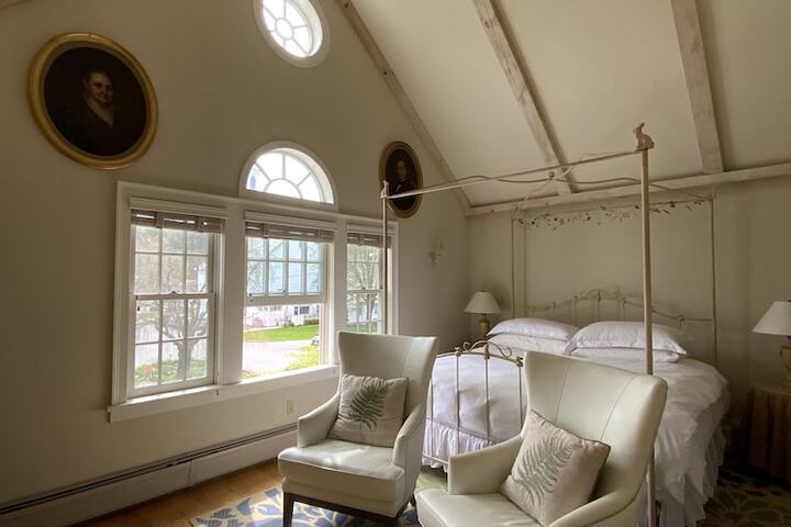 Room 3 of 24