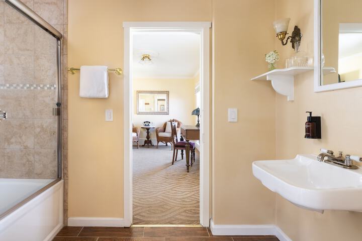 Room 18 of 50
