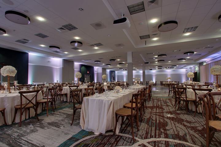 Holiday Inn & Suites Peoria at Grand Prairie by IHG