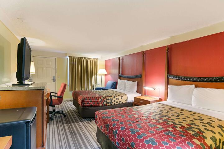 Room 10 of 22