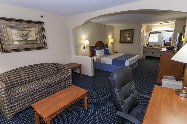 Room 9 of 15