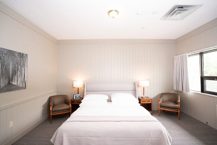 Room 38 of 125