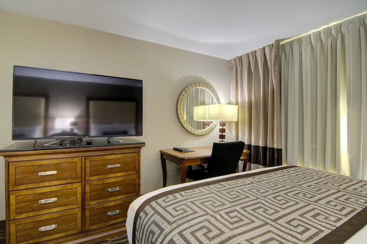 Westbridge Inn & Suites