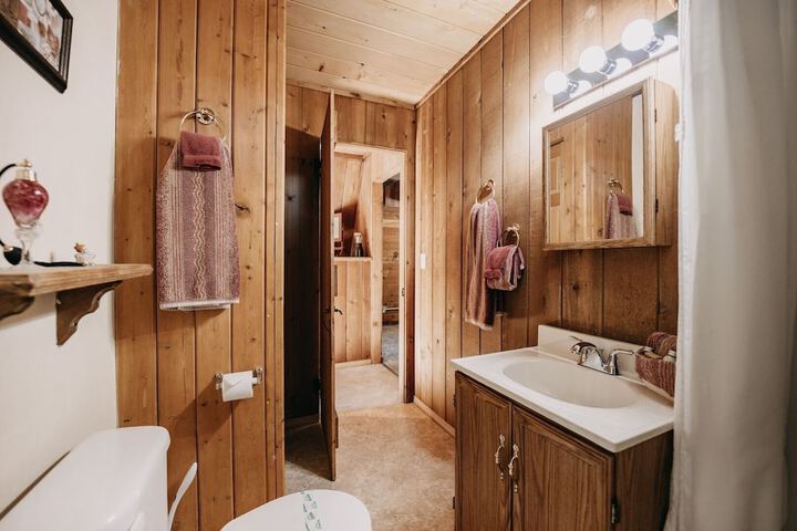 05mbh - Economical - Wifi - Pets Ok - F / p - D/w - Sleeps 2 1 Bedroom Apts by RedAwning