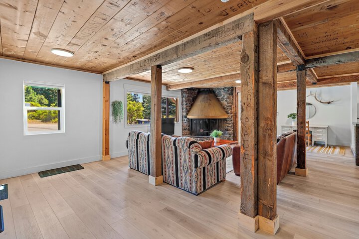 Basecamp Lodge