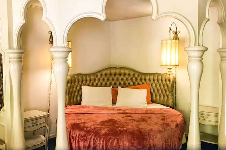 Room 28 of 111