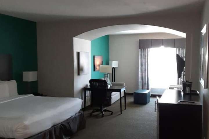 Room 35 of 53