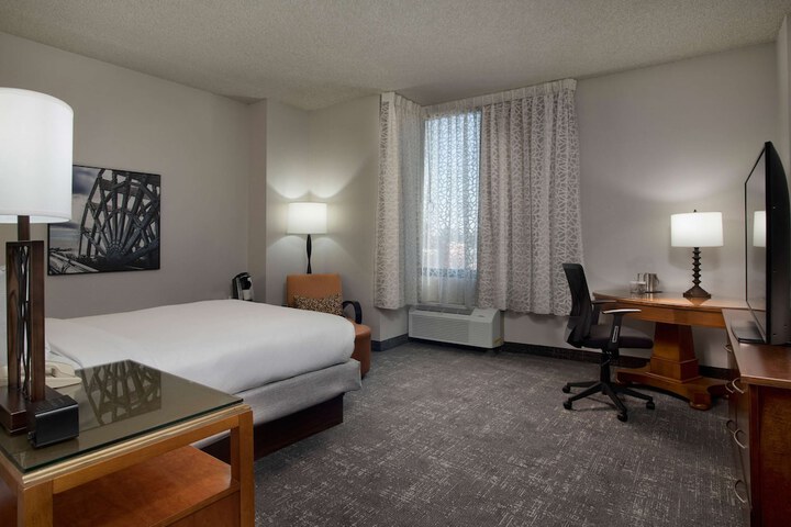 Room 7 of 32