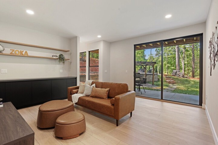 Zoka - Modern Mountain Retreat