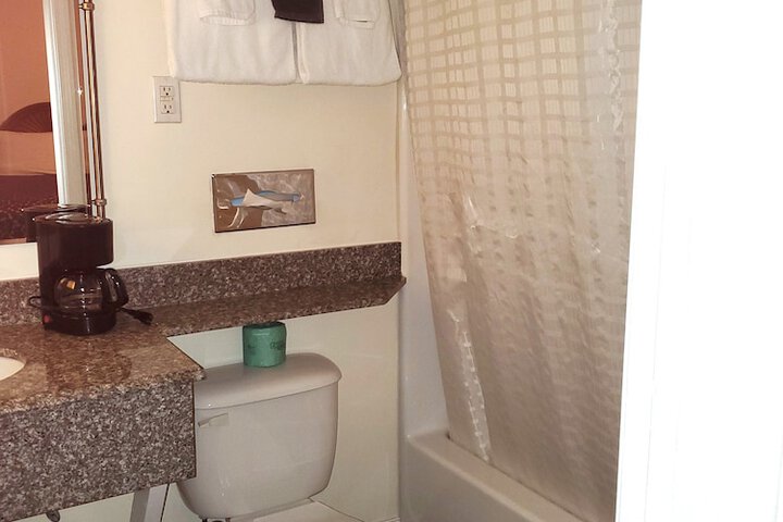 Room 12 of 28
