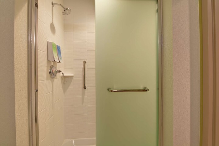 Room 27 of 54