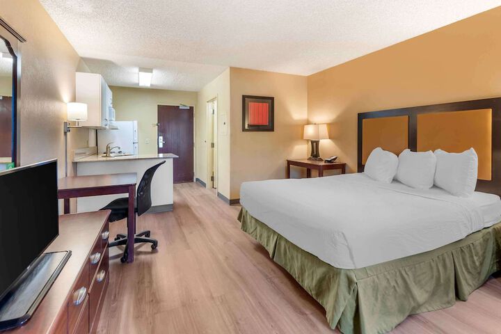 Room 20 of 33