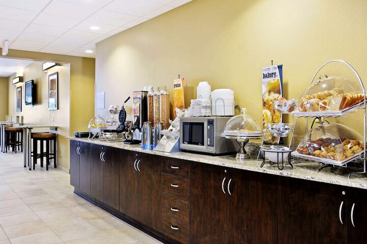 Breakfast/Coffee Service 21 of 23
