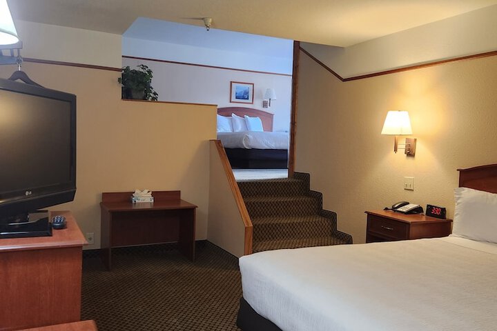 Luxury Inn & Suites