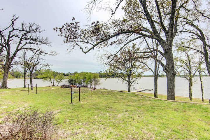 Mineola Lake House w / Dock & Fire Pit!