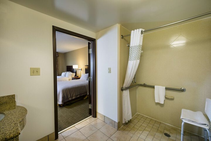 Room 6 of 42