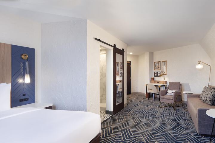 Hotel Royer Urbana Champaign Tapestry Collection by Hilton