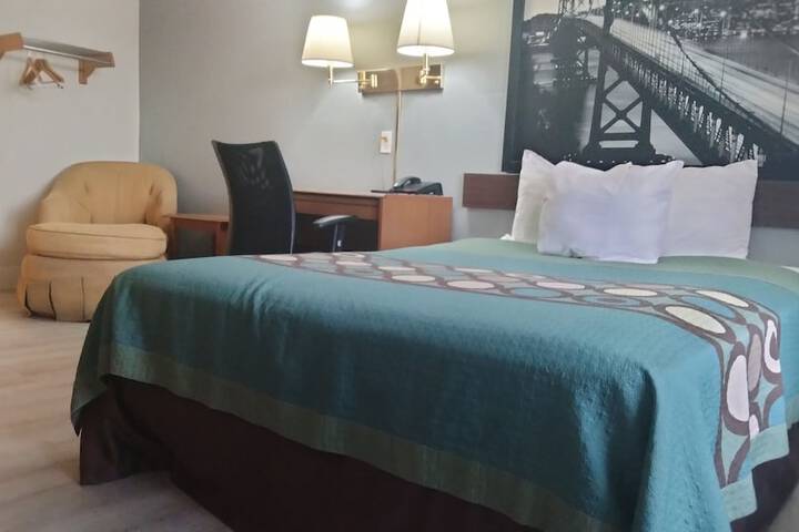 Room 18 of 36