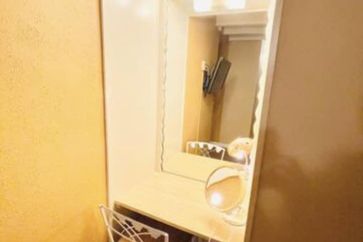Room 43 of 69