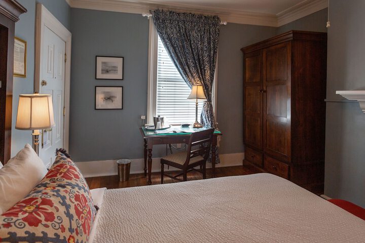 Room 40 of 122