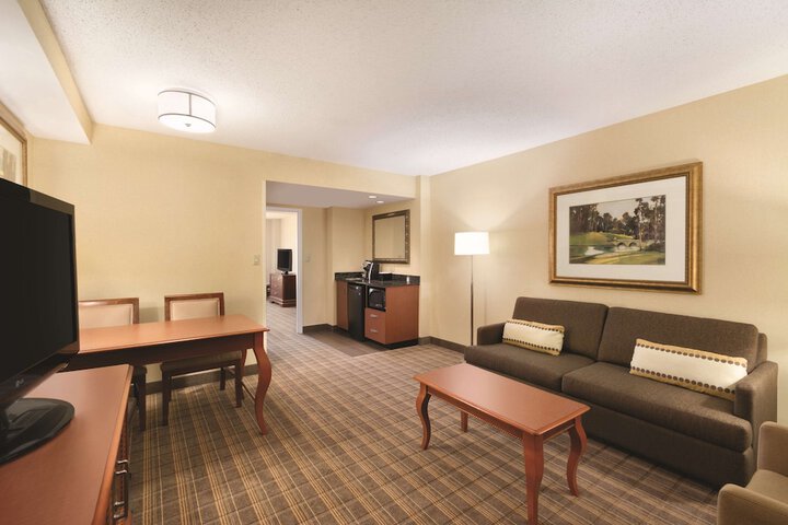 Room 16 of 37