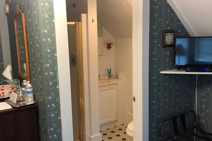 Reynolds House Inn & Motel
