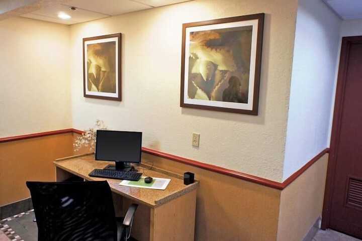 Business Center 41 of 41