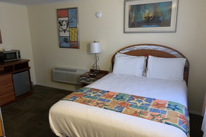 Room 17 of 27