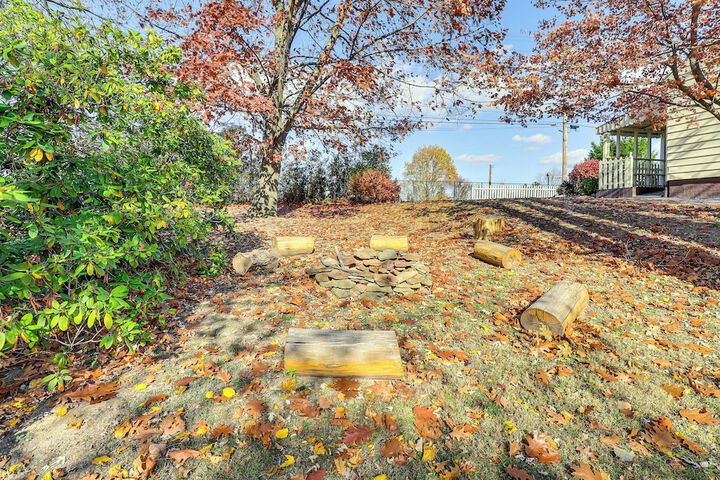 Game Room & Fire Pit: West Mifflin Home!